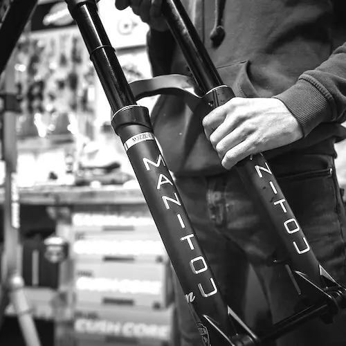 Komplett cykelunderhållsset Manitou Dorado