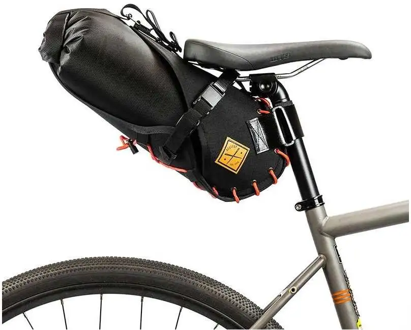Sadelväska Restrap small 8 l svart/orange
