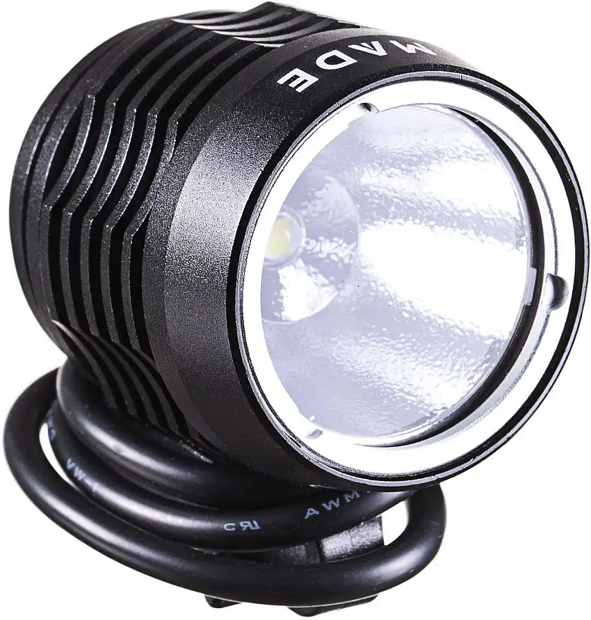 Framlampa MADE NB05-04